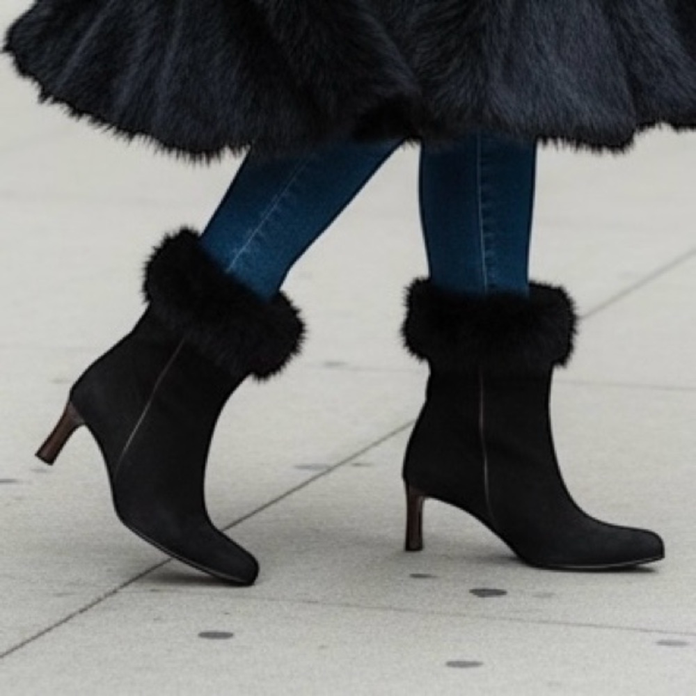 Vintage black suede booties Italy women’s size 40 USA 9B fur trim bohochic zips